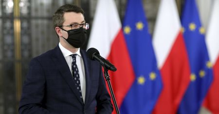 Premier kieruje wniosek do TK. Rzecznik rządu "dziwi się" Solidarnej Polsce