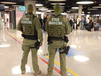 Polak miał 42 sprawy sądowe na Wyspach. Po deportacji ma czystą kartę