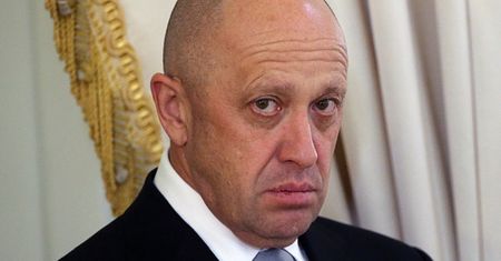 To była kpina albo subtelna aluzja. Zachowywał się jak Putin