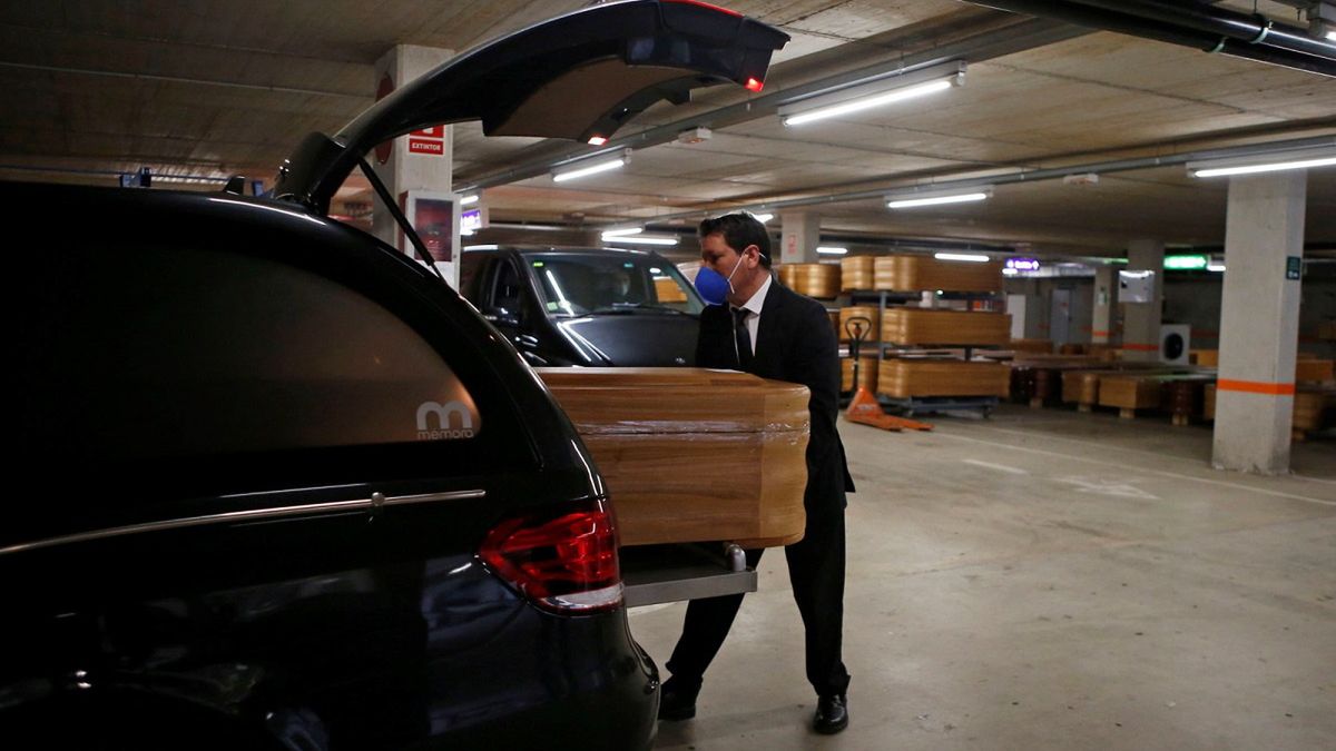 Hiszpania. Zmieniają zasady liczenia ofiar koronawirusa