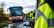 Leszno: Poważny wypadek. Bus uderzył w latarnię