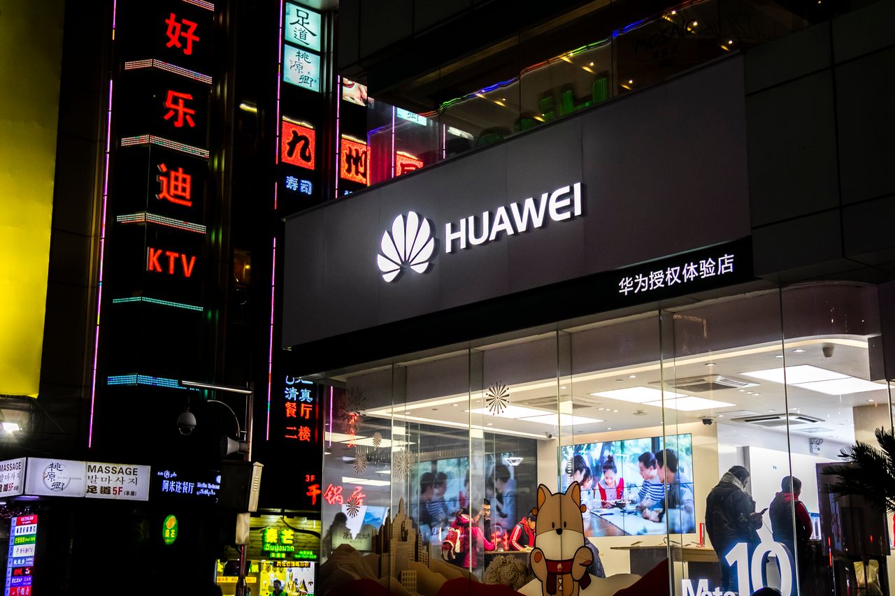 Smartfony Huawei bez zmian do sierpnia. Mają tymczasową licencję w USA