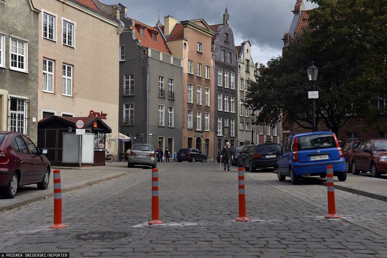 Wyrzucanie aut z centrów miast nie zmniejsza ruchu. Problem leży tam, gdzie miało być jego rozwiązanie