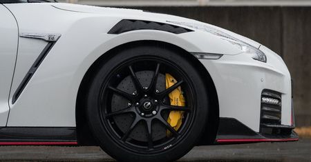 Nissan ma w planach sportową hybrydę. To może być następca GT-R-a