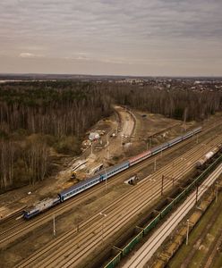 Śląskie. Coraz bliżej podróż koleją do lotniska w Pyrzowicach. Prace przyspieszają