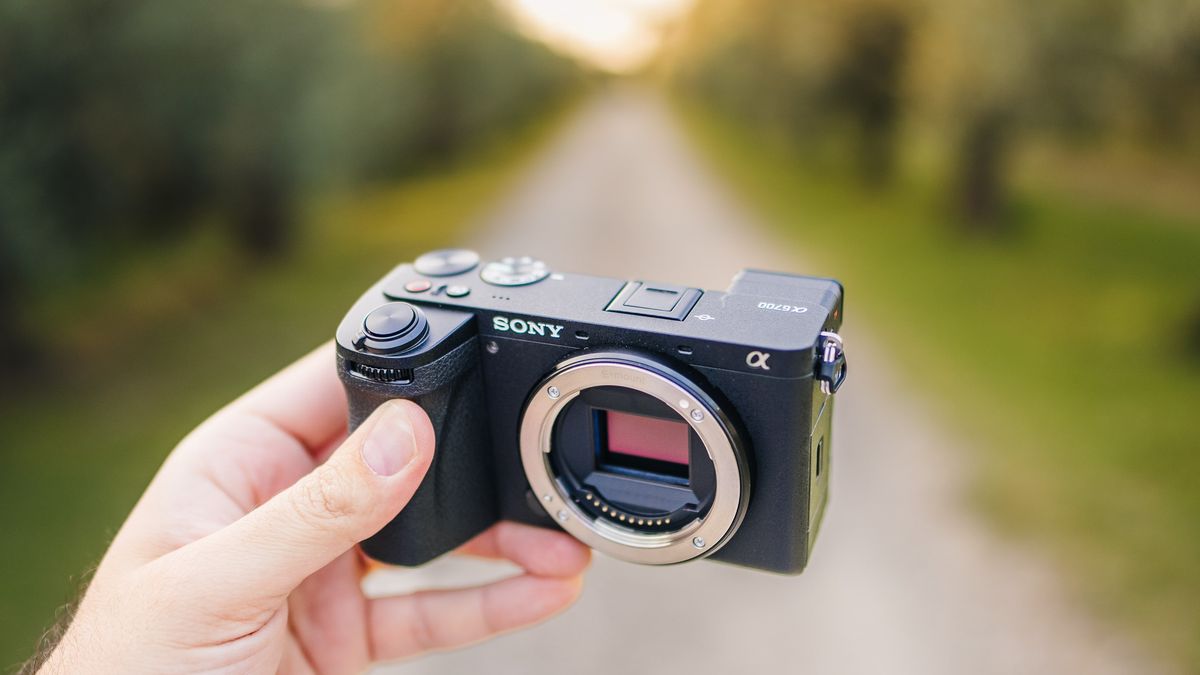 Sony A6700 jest najbardziej zaawansowanym modelem bezlusterkowca w portfolio Sony z matrycą APS-C.