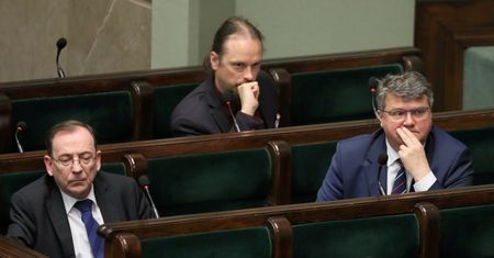 Co z wynagrodzeniami Kamińskiego i Wąsika? Sejm zabrał głos