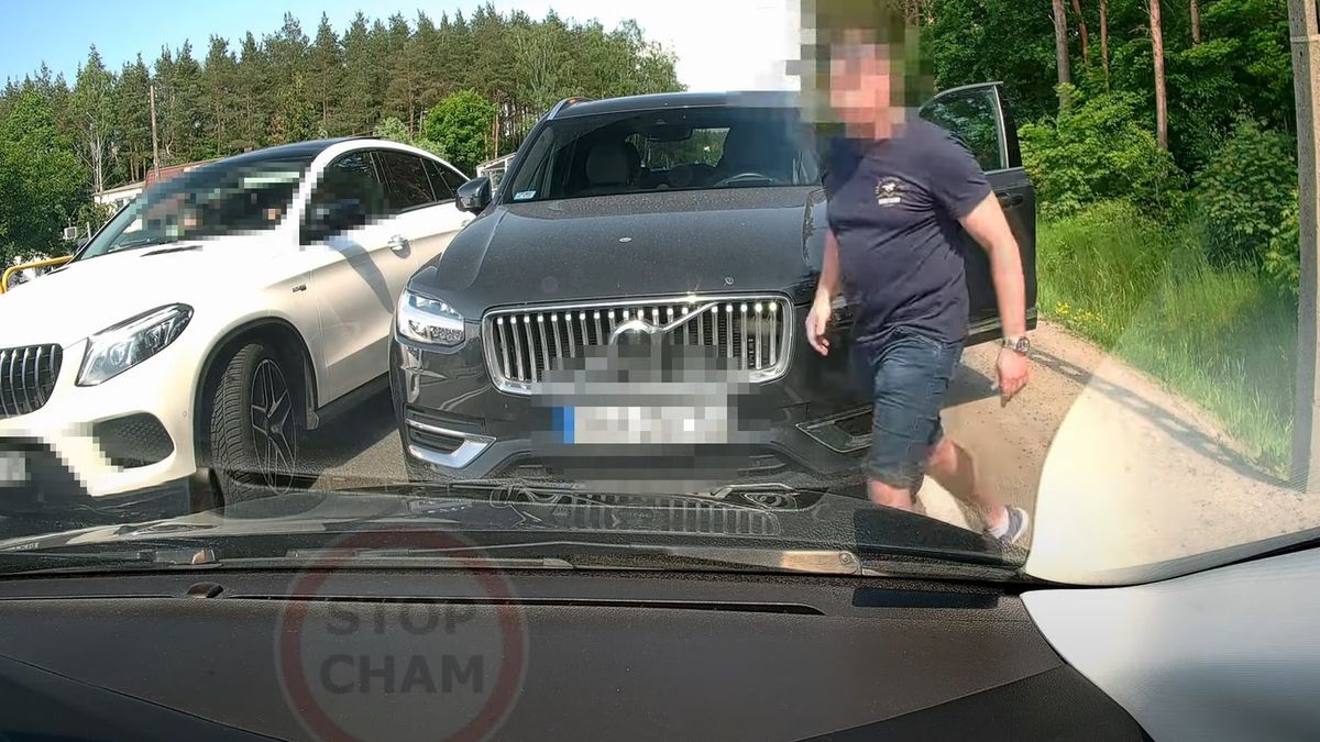 Kierowca Volvo - wymuszający się pierwszeństwo - wykazał się wyjątkową agresją.