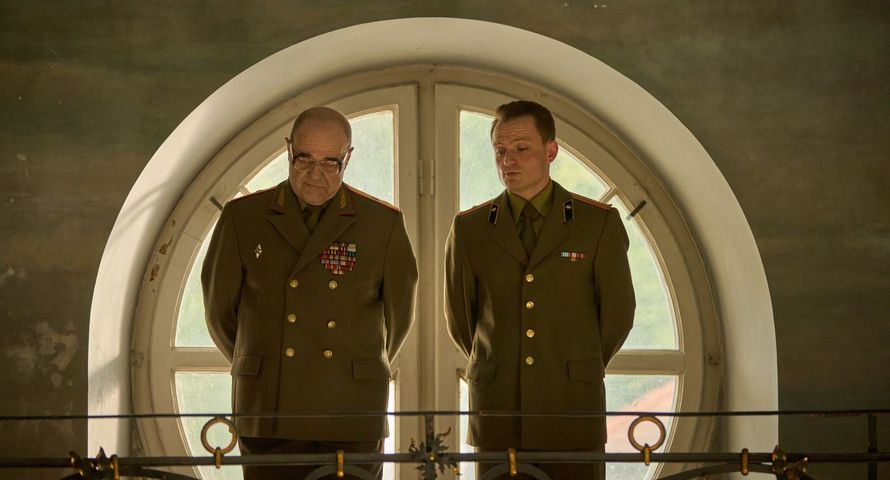 Były oficer wywiadu: serial "Wojna zastępcza" szkodzi państwu. TVP zabiera głos