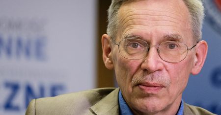 Pfizer ogłasza szczepionkę na COVID. Ekspert komentuje: "To jest wielka wojna"