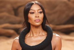 Naomi Campbell na Paris Fashion Week. 52-letnia supermodelka zamknęła pokaz w wielkim stylu