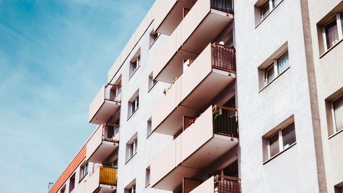  Kobieta wypadła z 10. piętra