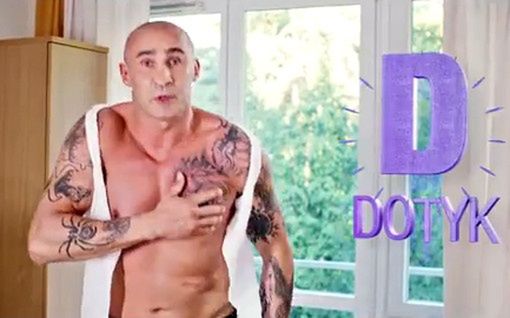 Z kim najlepiej macać cycki?