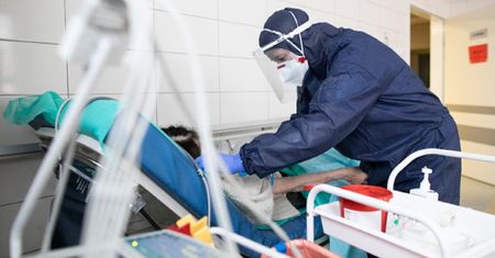 Koronawirus w Polsce. Środowy raport Ministerstwa Zdrowia. Nie jest dobrze