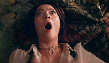 "Broń palna, noże, dildo". Krytycy obrzydzeni, a film bije rekordy
