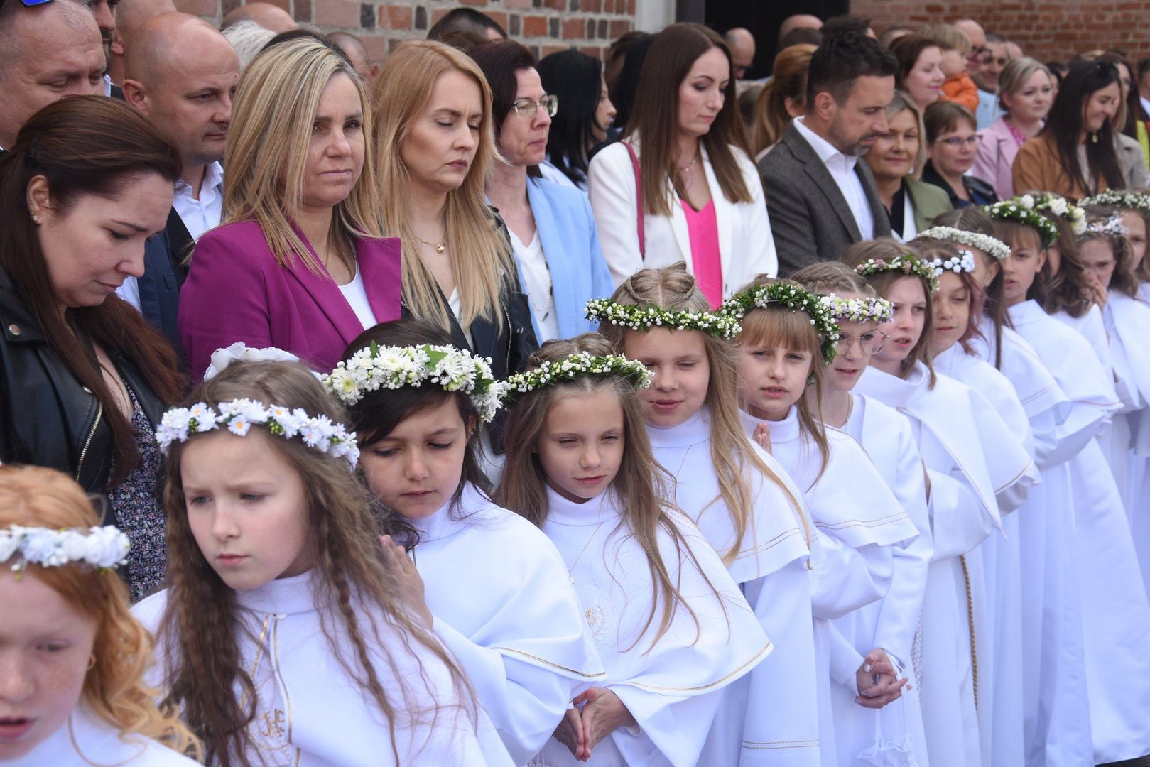 Ten dzień na długo pozostanie w pamięci dzieci pierwszokomunijnych ze śremskiej Fary.