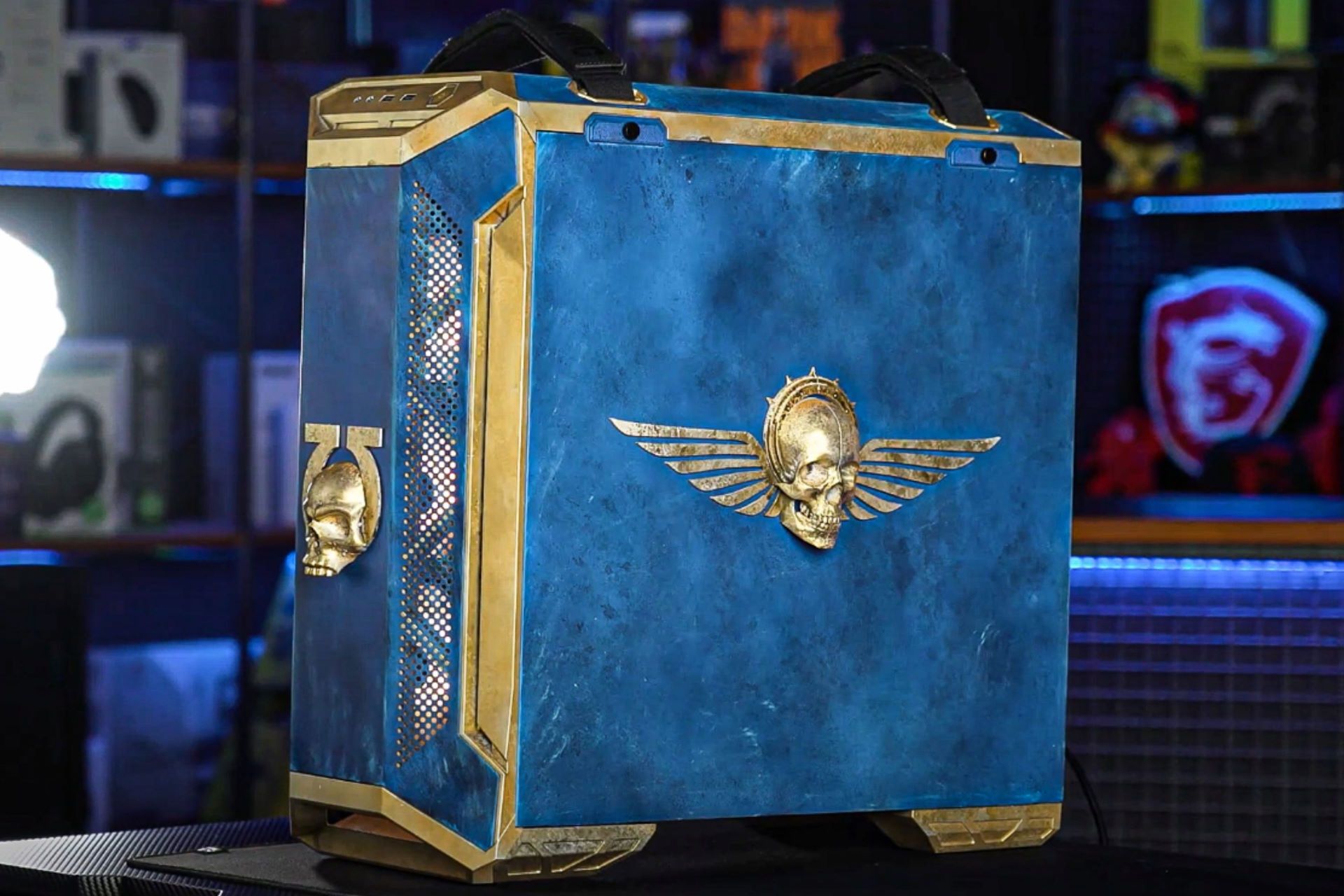 PC Warhammer 40 000 Space Marine 2 - dla powodzian - boczna ściana