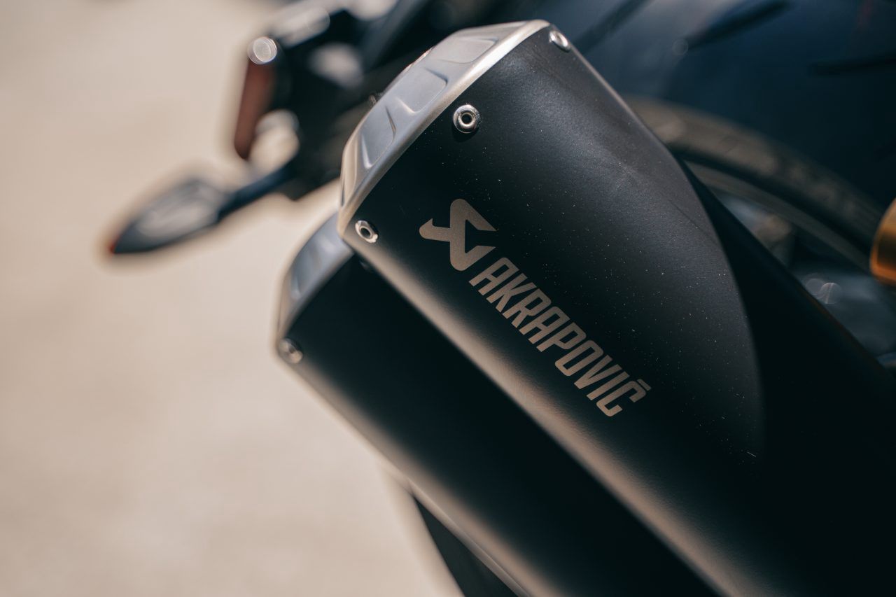 Indian FTR x 100% R Carbon