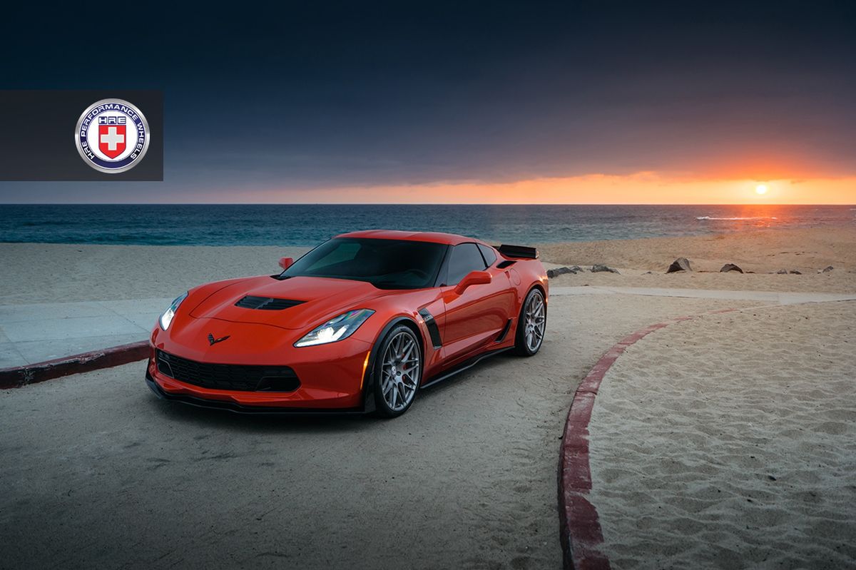 Corvette C7 Z06 Daytona Orange na felgach HRE