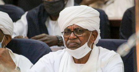Francuski BNP Paribas traci na giełdzie. W tle ciemna karta historii Sudanu