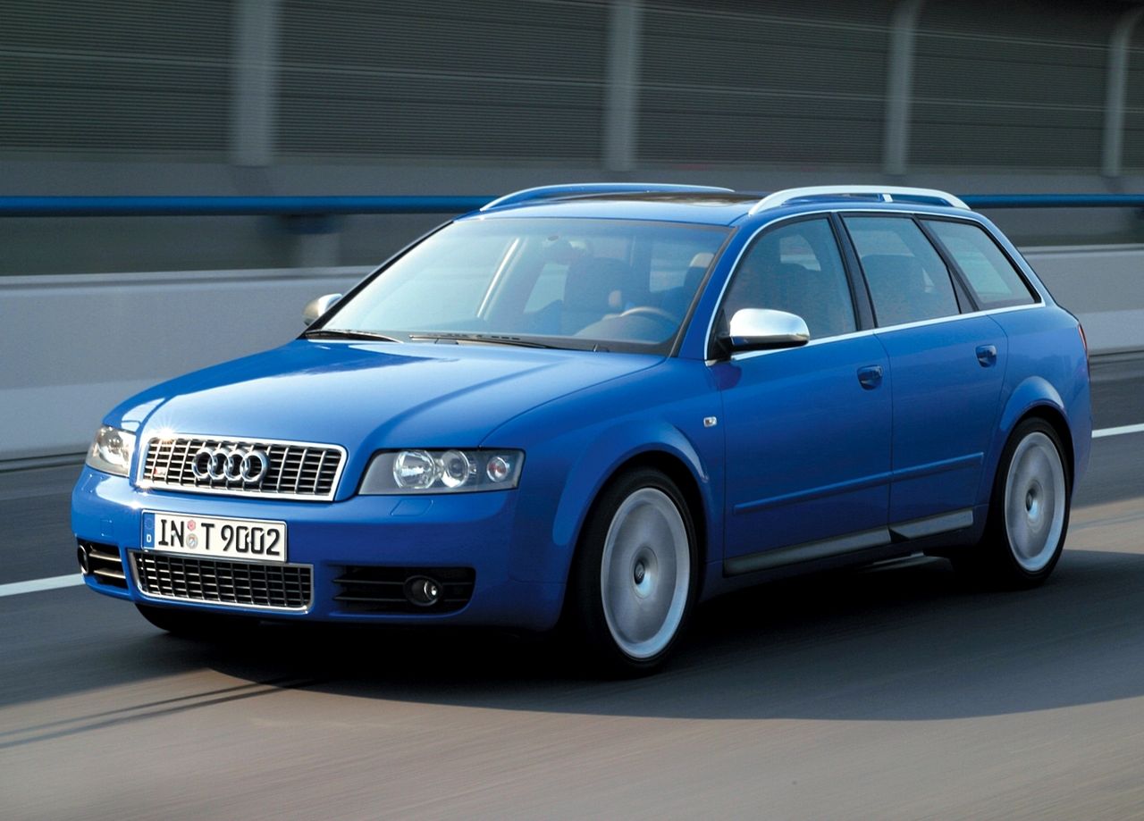 Nie dość, że sportowe, to jeszcze kombi. Audi S4 ma pod maską jednostkę V8.