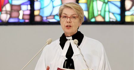 Kobieta ksiądz. "W Polsce kobieta z koloratką to niecodzienny widok"