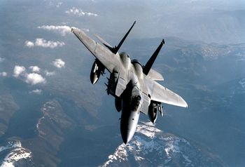 F-15 nad Super Bowl. "Ulubieńcy Ameryki" pilnowali nieba