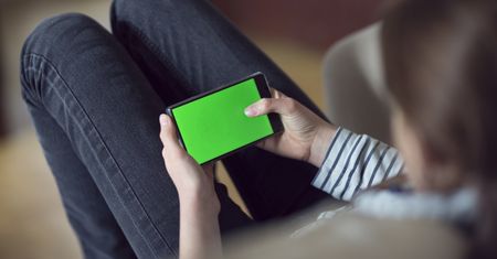 Niebezpieczne wyzwanie na TikToku. Matka ostrzega rodziców przed tym, co zrobiła jej nastoletnia córka