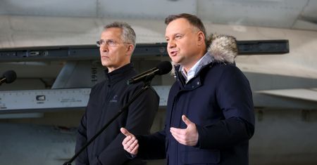 Prezydent Duda spotkał się z sekretarzem generalnym NATO. "Musimy stać przy Ukrainie"