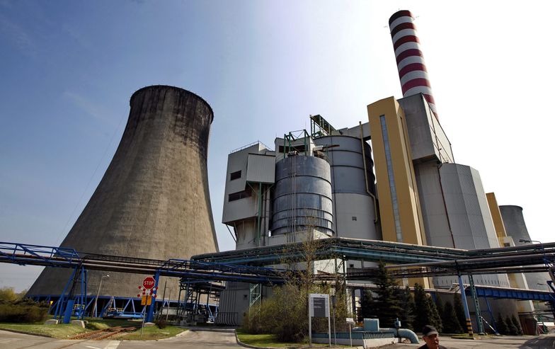 pilota�owa instalacja aminowego usuwania dwutlenku w�gla ze spalin
�aziska G�rne, 25.04.2013. W Elektrowni �aziska uruchomiona zosta�a 25 bm. pilota�owa instalacja aminowego usuwania dwutlenku w�gla ze spalin. (mr) PAP/Andrzej Grygiel
Andrzej Grygiel
co2, dwutlenek wegla, dwutlenek w�gla, dwutlenku wegla, elektrownia, filrtowanie, instalacja, oczyszczanie, pilotazowa, spaliny, Tauron Polska Energia