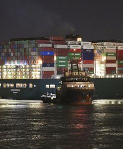 Egipt. Kolejne próby odblokowania Kanału Sueskiego. Pomóc może pełnia Księżyca