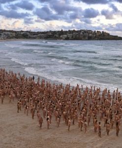 Tysiące Australijczyków zrzuciły odzież. Powód był bardzo ważny
