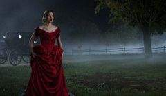 Apple zapowiada serial "Dickinson". Wiz Khalifa obiecuje nieśmiertelność Hailee Steinfeld