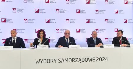 Seria przestępstw i incydentów. PKW mówi, co się wydarzyło