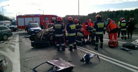 Groźny wypadek w miejscowości Boksycka. Na miejscu obecne było Lotnicze Pogotowie Ratunkowe.
