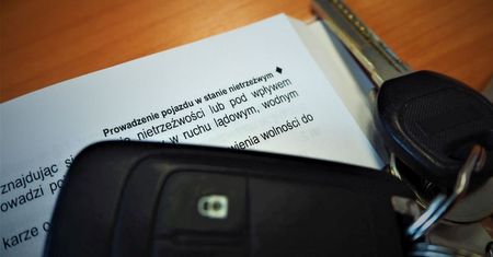 Jedno auto, dwoje nietrzeźwych za kółkiem. Po awanturze udali się na przejażdżkę
