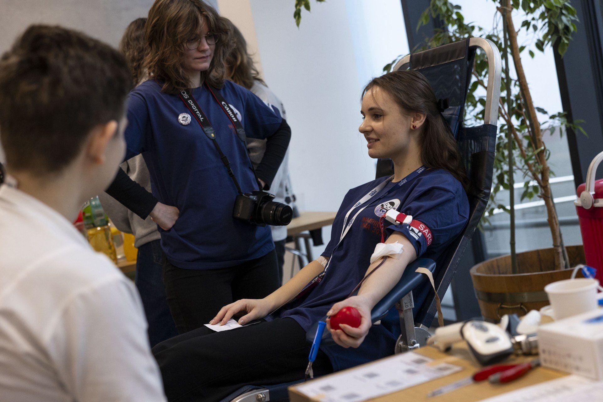 We wtorek, w pierwszym dniu akcji, nie brakowało chętnych, by podzielić się swoją krwią