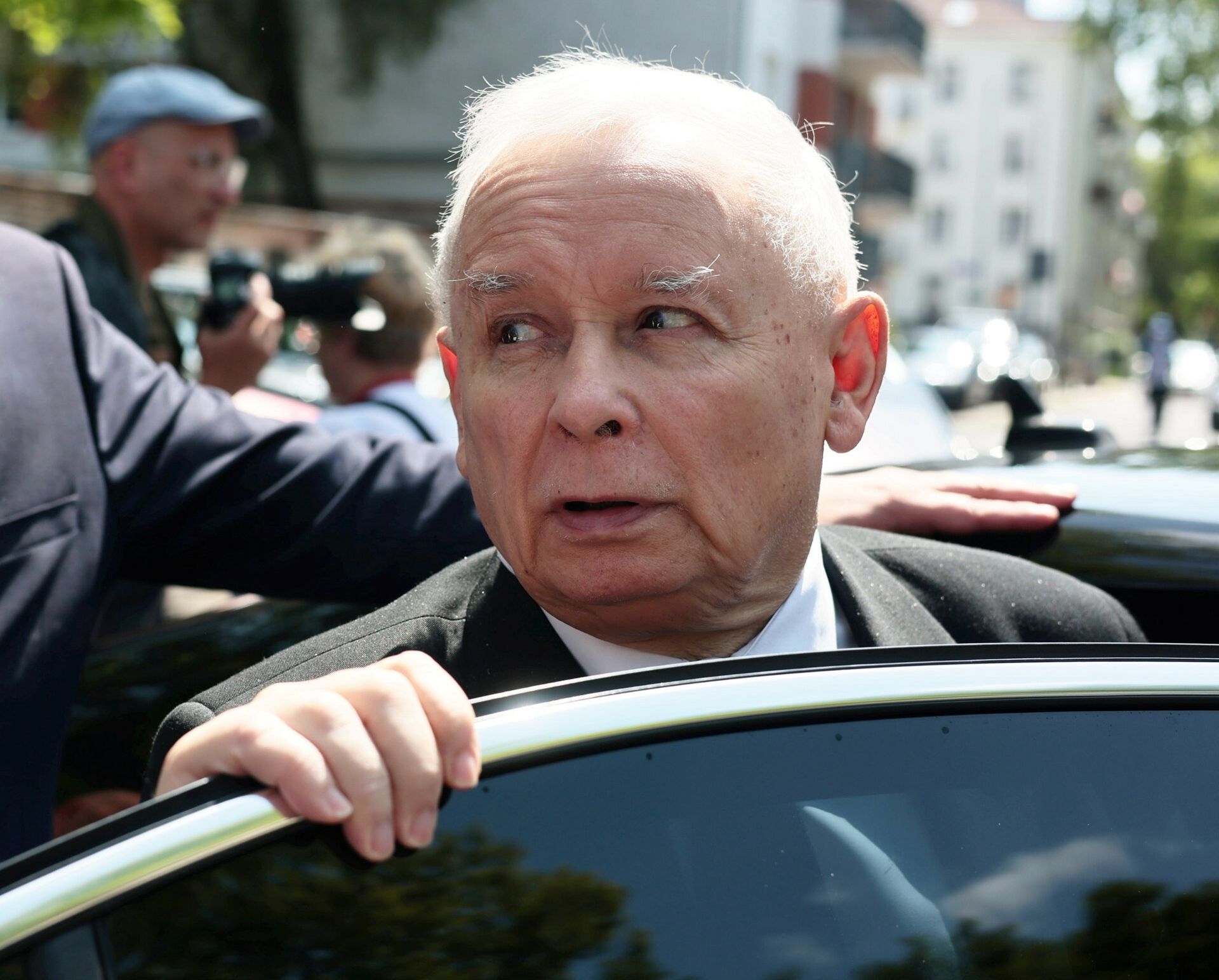 Interwencja policji na posesji Kaczyńskiego: Co się wydarzyło?