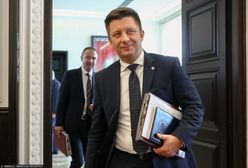 Koronawirus: 50 milionów maseczek trafi do szkół. Kto będzie je nosić?