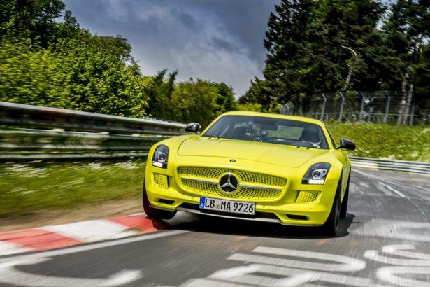 Mercedes SLS AMG Electric Drive - rekordowy przejazd po Nürburgringu [wideo]