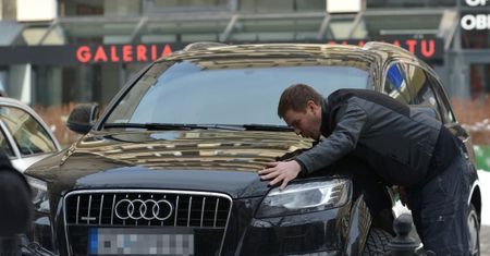 Karolak ma auta za prawie 2 miliony... (FOTO)