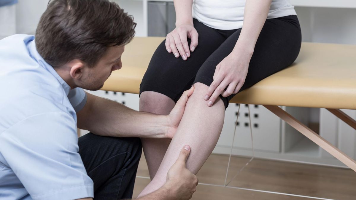 Puchnięcie kończyn może być objawem zakrzepicy