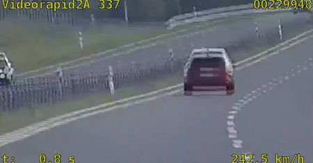 Ponad 240 km/h na liczniku Audi. Kierowca dostał 5 tys. zł mandatu i 15 punktów. Przekroczył już limit punktów i ma ich łącznie 32