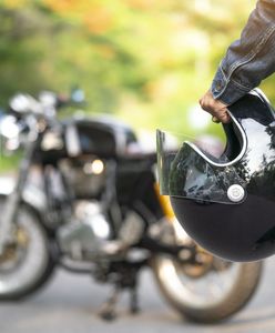 Kask motocyklowy zamiast maseczki. Przepisy są jasne