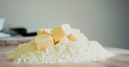 Błyskawiczne serowe ciastka z 3 składników. Wypróbuj raz, a już nigdy nie przestaniesz