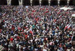 Jeszcze jedno takie miasto. Na ulicach pojawiły się tłumy