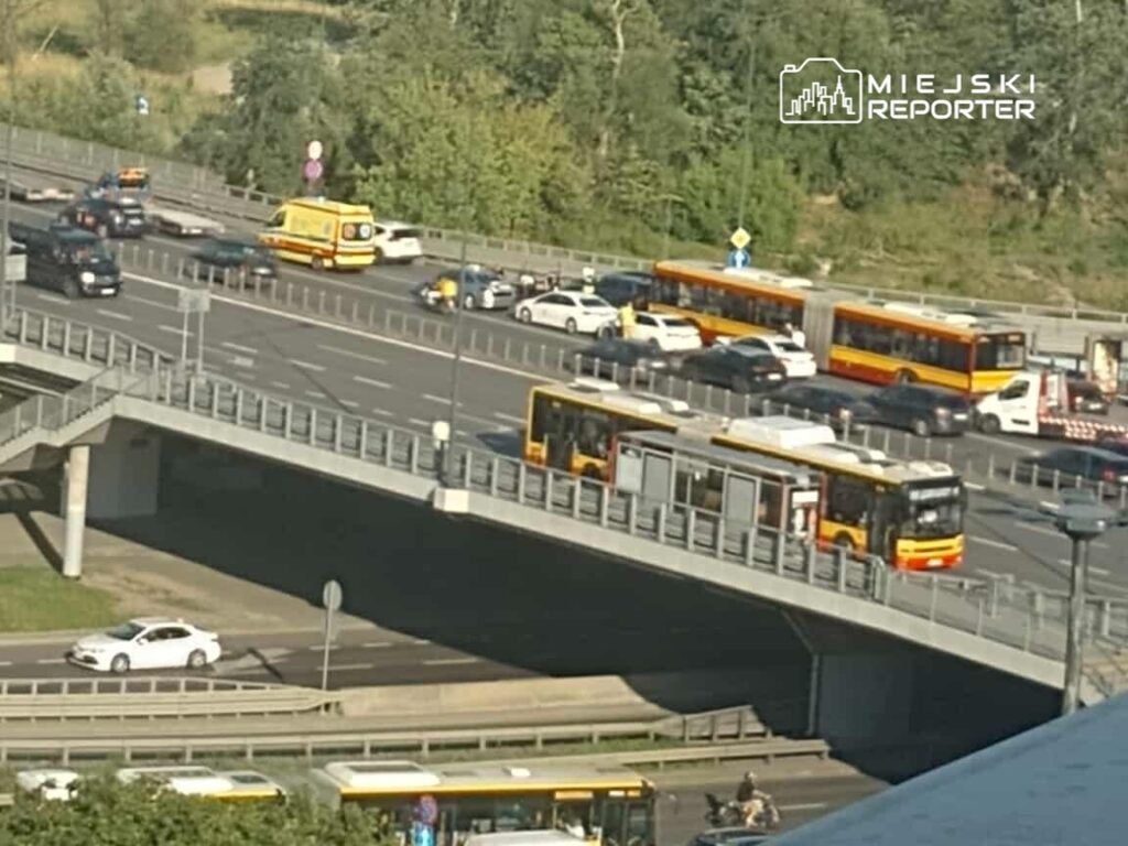 Warszawa: Dwie kolizje na Moście Łazienkowskim. Ruch w kierunku Pragi był utrudniony