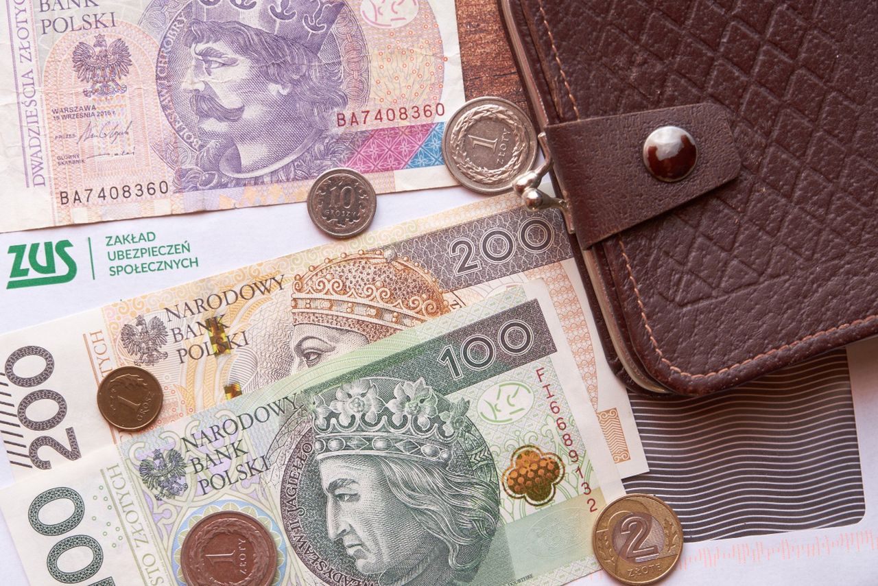 1,8 tys. zł dopłaty. Resort majstruje przy emeryturach jednej grupy