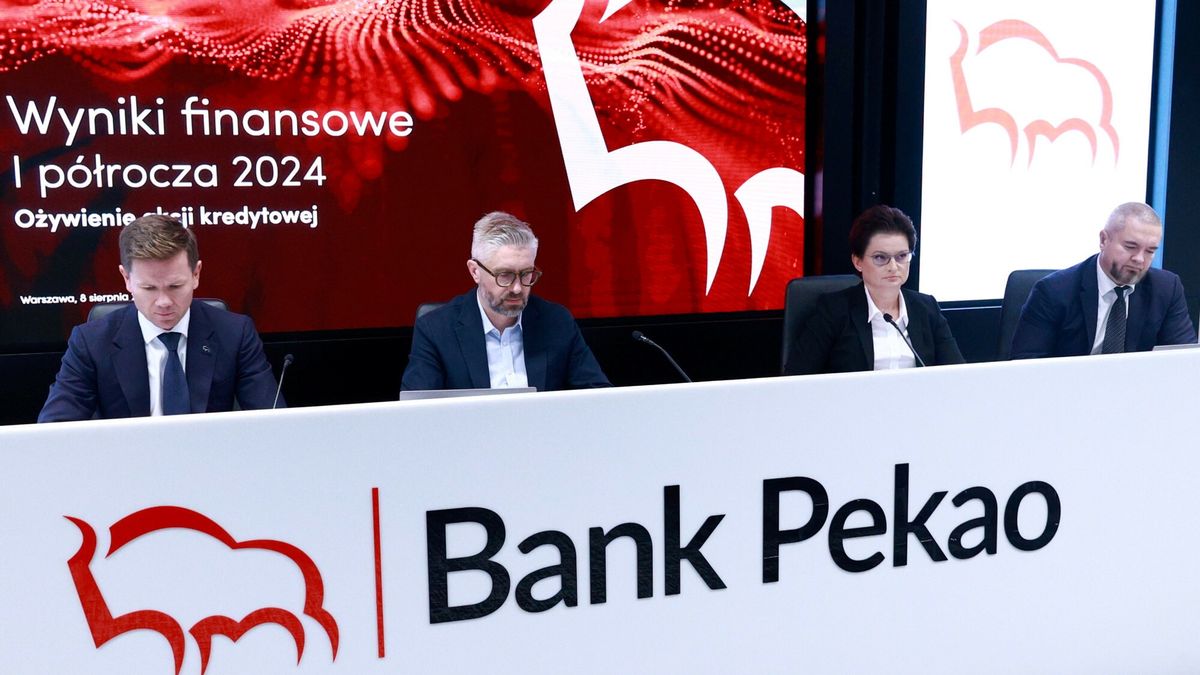 Pekao SA o wynikach w II kw. 2024Fot. Michal Zebrowski/East News, Warszawa, 08.08.2024. Prezentacja wynikow finansowych Banku Pekao SA za II kw. 2024 roku. N/z: Marcin Gadomski, Robert Sochacki, Dagmara Wojnar, Ernest Pytlarczyk.Michal Zebrowski
