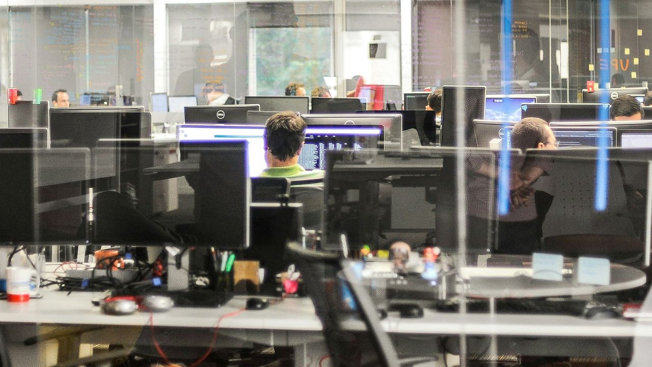 Takiego badania jeszcze nie było. Ujawniono, ile zarabiają dziennikarze lokalni